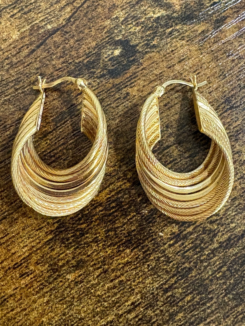 18K K18 Japan Real Gold Twisted Loop Hoop earrings